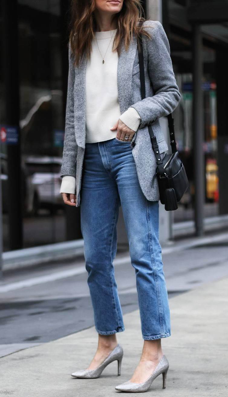 trendy fall outfit / blazer + white sweater + crossbody bag + silver heels + jeans