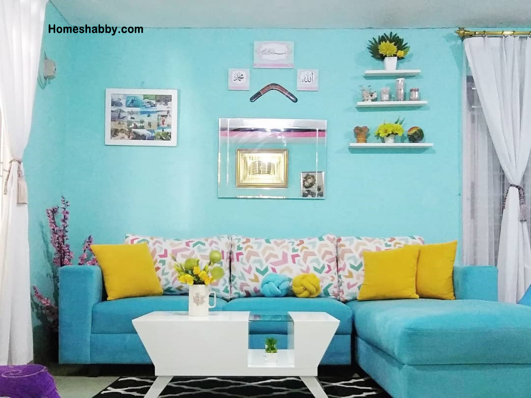 desain ruang tamu bertema biru - Bella Rees