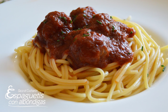 Espaguetis con albóndigas, Saca el Cucharón