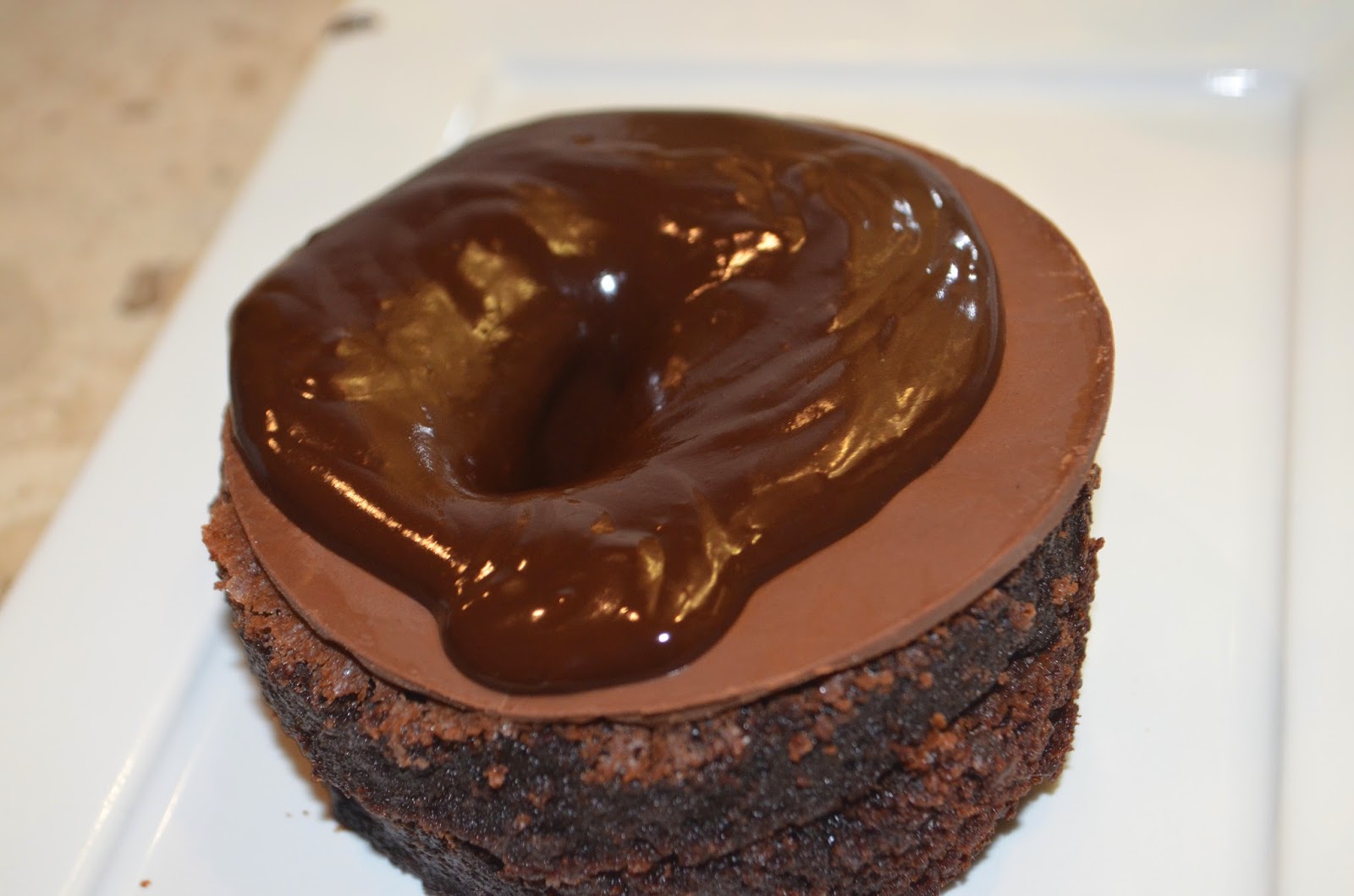 Mini bolo de chocolate com calda quente / Chocolate lava cake - decomer