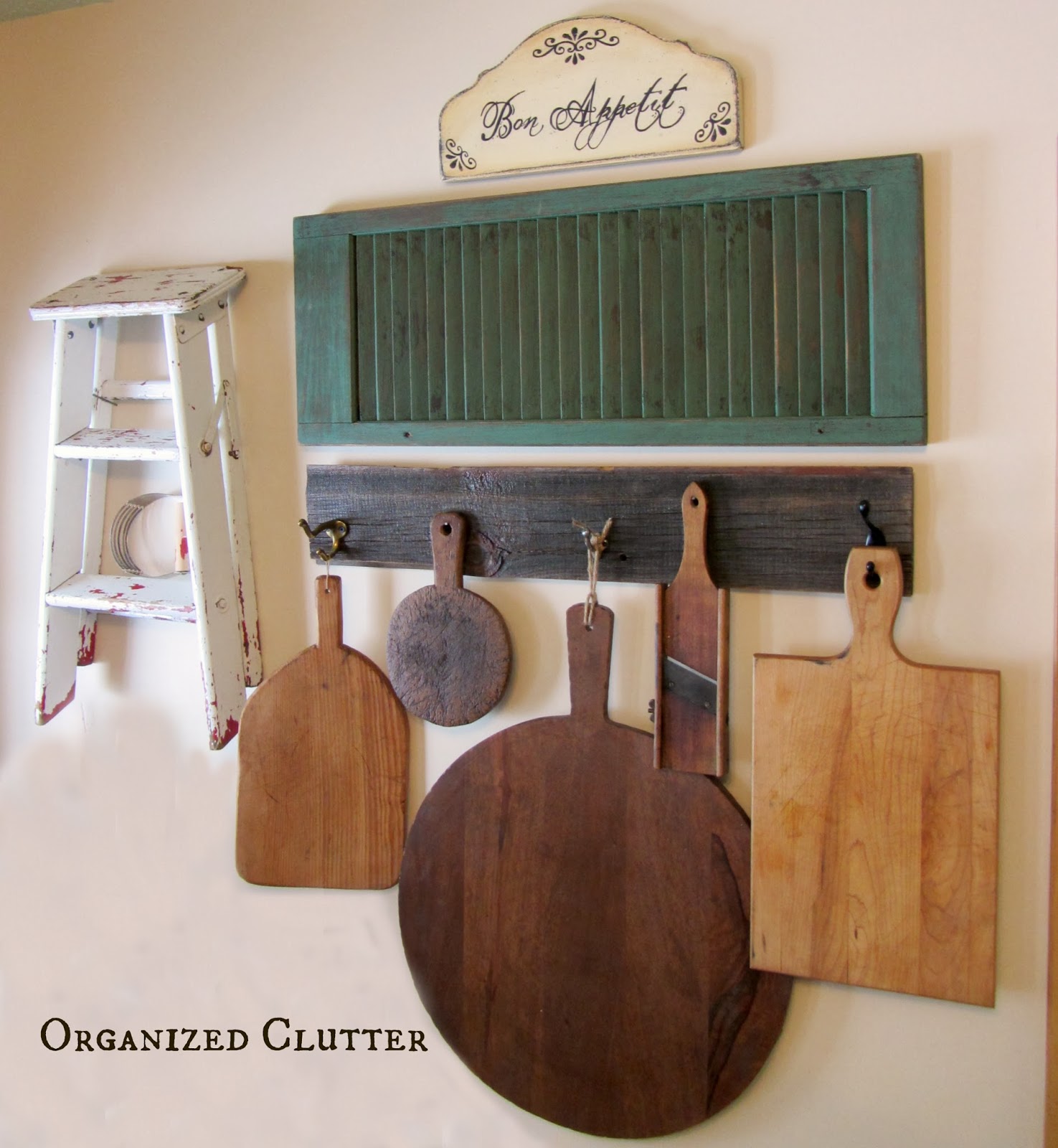 Simple Christmas Decor in the Kitchen - Organized Clutter