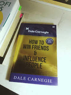 How to Win Friends and Influence People oleh Dale Carnegie