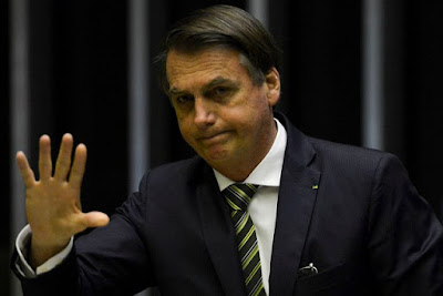 Bolsonaro diz que pegou áudio das ligações da portaria “antes que fosse adulterado” Bolsonaro diz que pegou áudio das ligações da portaria “antes que fosse adulterado”