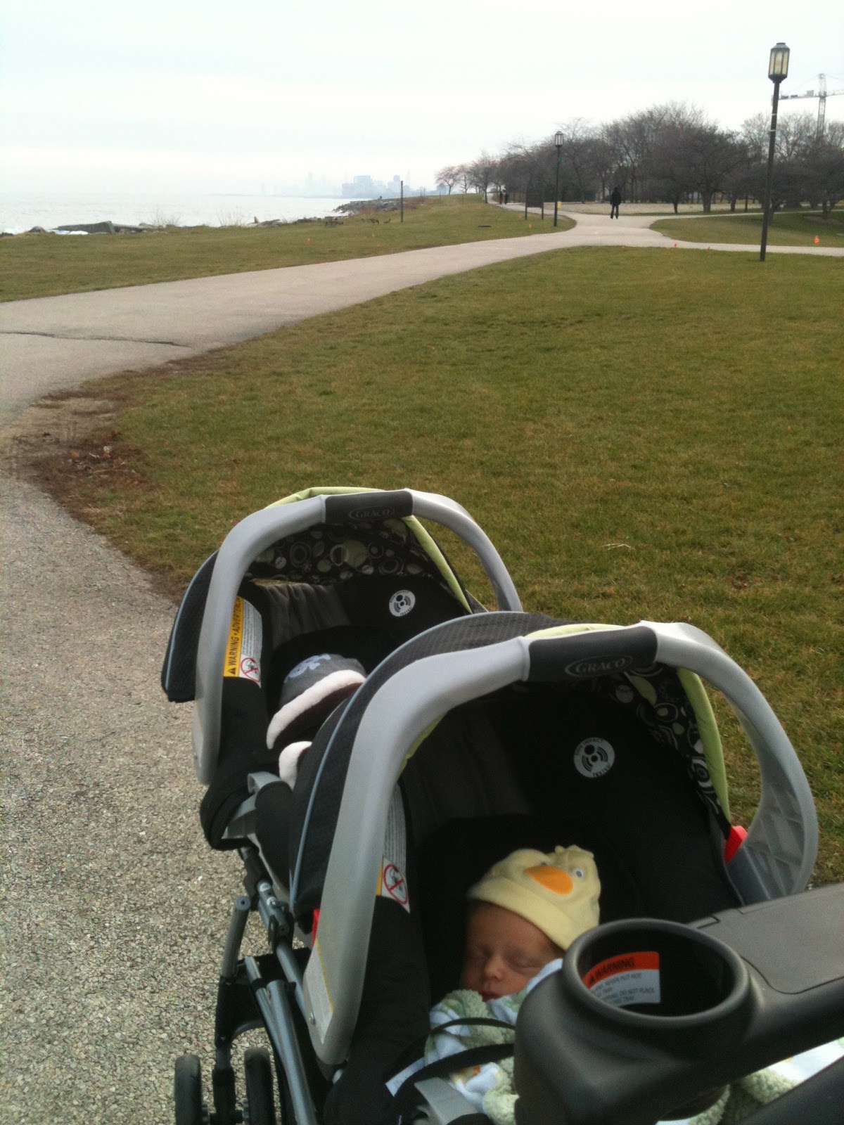 The Double Rainbow Twins: Review: Double Snap-n-Go Stroller