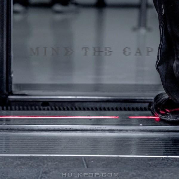 earring – MIND THE GAP – EP