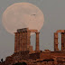Ο ναός του Ποσειδώνα κάτω από το μαγικό φως της πανσέληνου