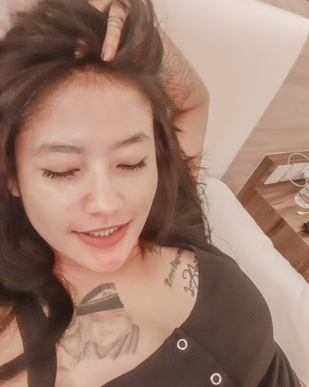 Arvianda Aprilasari Wanita Cantik Bertato Keren Seksi - Hot Selebgram