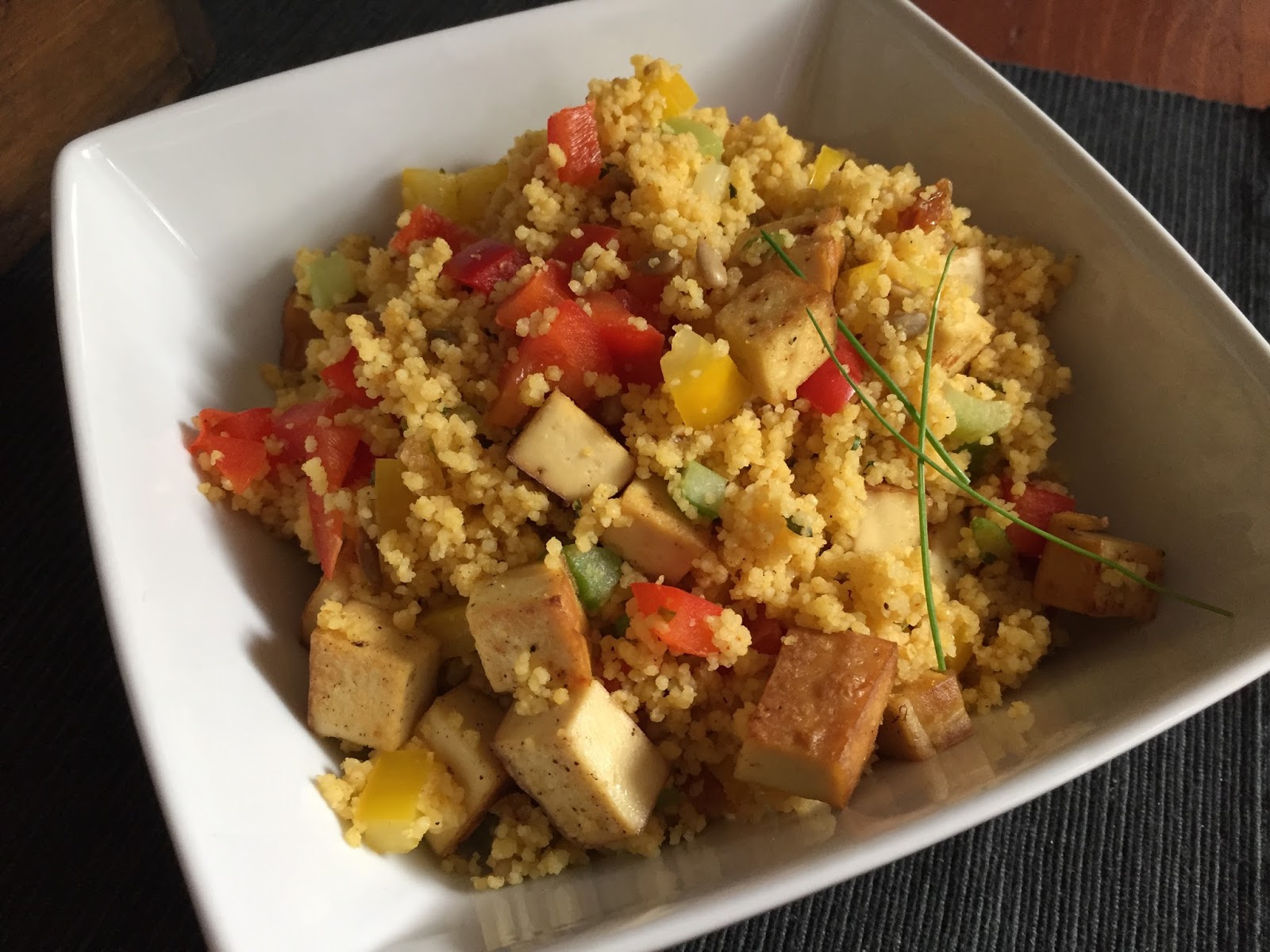 À porc égal Salade de couscous au tofu fumé
