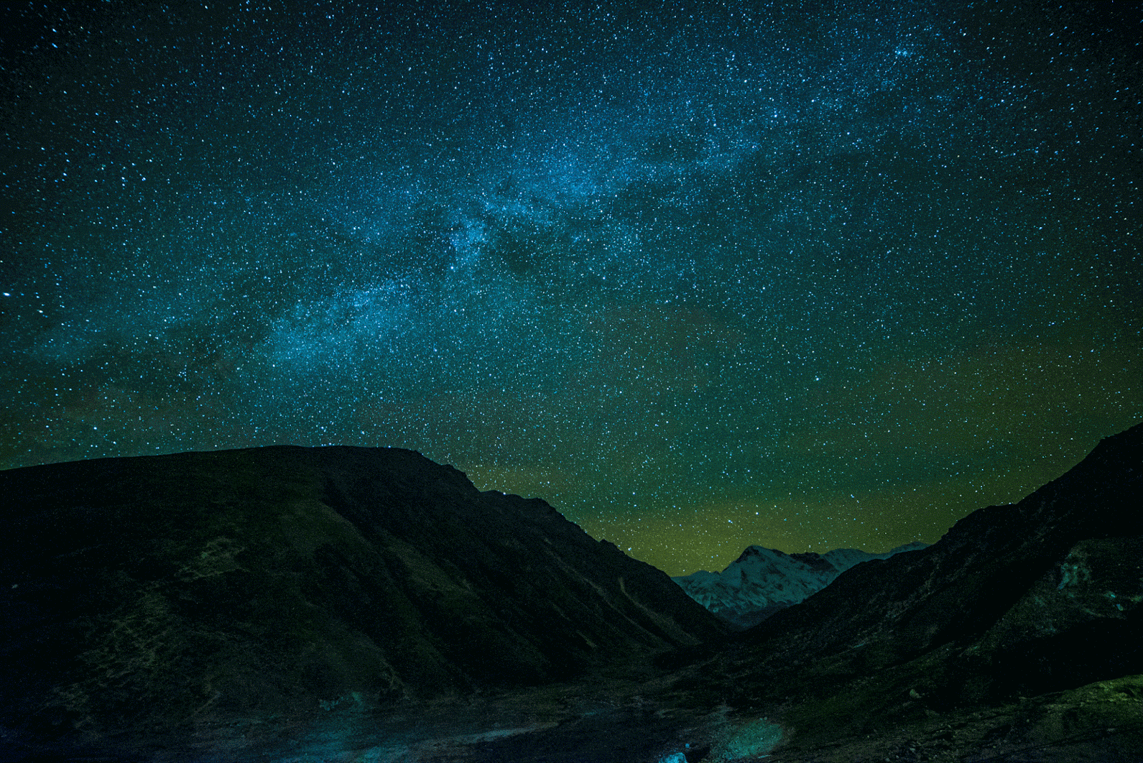 One of the best places to see the milky way with the backdrop of the mountains - I Traveled To Nepal Before, During, And After The Earthquake, And You Should Come There In 2016 One of the best places to see the milky way with the backdrop of the mountains - I Traveled To Nepal Before, During, And After The Earthquake, And You Should Come There In 2016