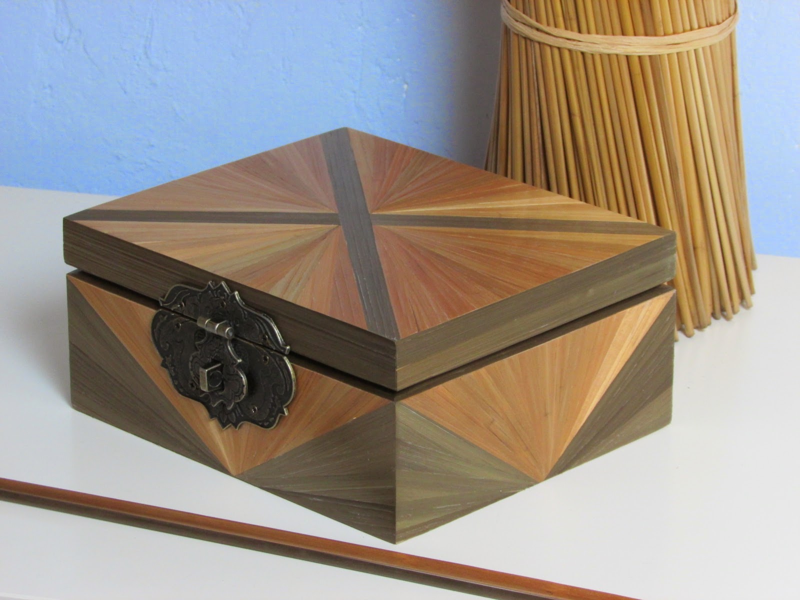 Lapaillendeco Coffret à bijoux décoré en marqueterie de