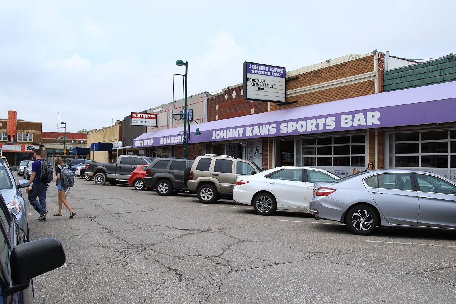 Travels with Twinkles Manhattan (the little Apple) Kansas