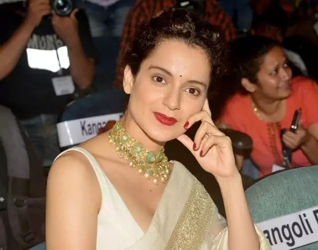 कंगना रनौत के समर्थन में देश के कपड़ा व्यापारी, कंगना रनौत की फोटो वाली साड़ियां छपकर तैयार,Kangana Ranaut कंगना रनौत के समर्थन में देश के कपड़ा व्यापारी, कंगना रनौत की फोटो वाली साड़ियां छपकर तैयार,Kangana Ranaut