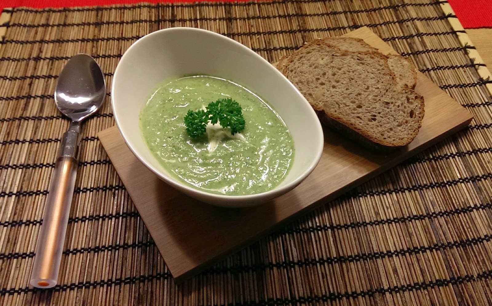 deliciouscooking: Broccoli-Cremesuppe