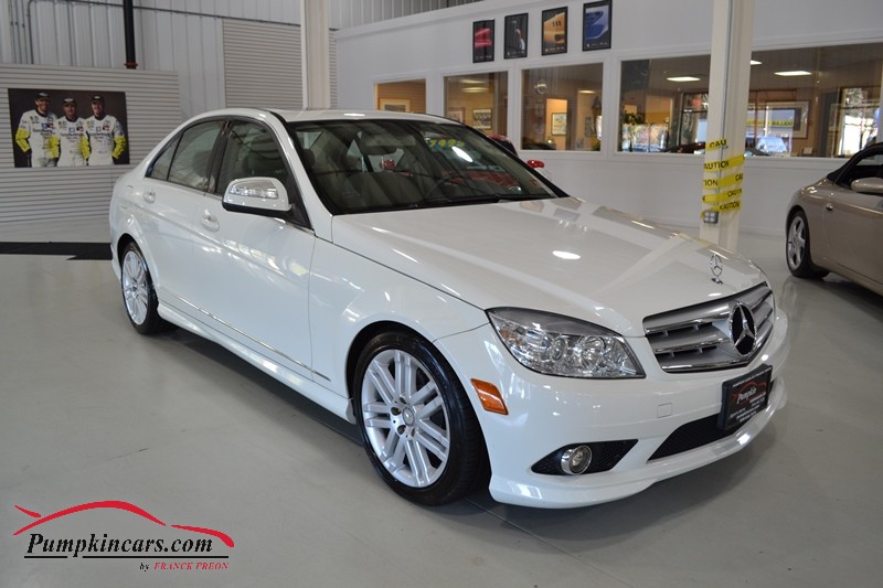 LOW MILEAGE 2009 MERCEDES C300!!