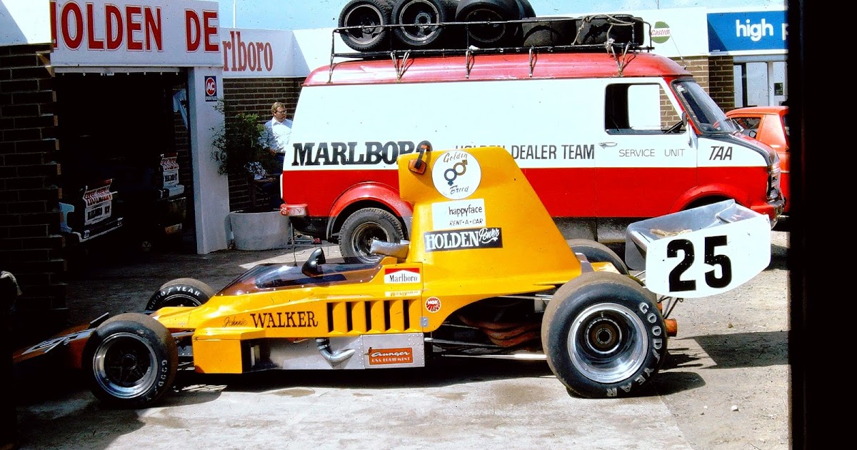 Bedford CF2 Van Holden Dealer Team Service Unit Calder Park Raceway 1976