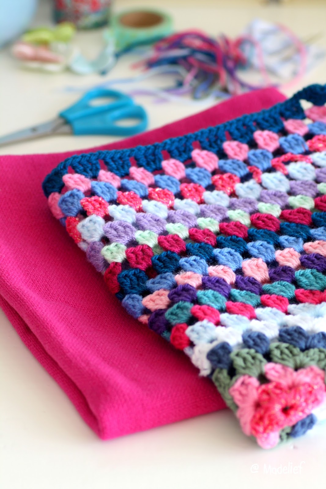Madelief: Crochet cushion