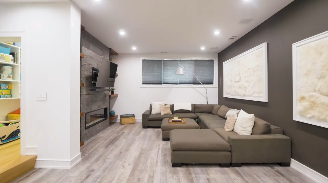 35 Interior Design Photos vs. 3046 N Ashland Ave Unit 1, Chicago Luxury Townhome Tour