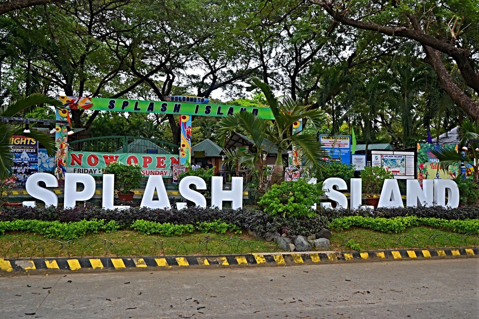 Splash Island Laguna