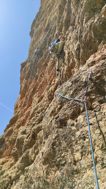 Vía Pandemia mallo cuchillo, Riglos