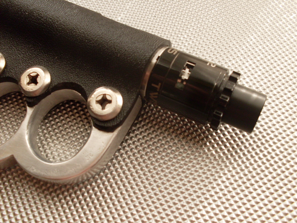 WeaponCollector's Knuckle Duster and Weapon Blog Brass Knuckles Vape