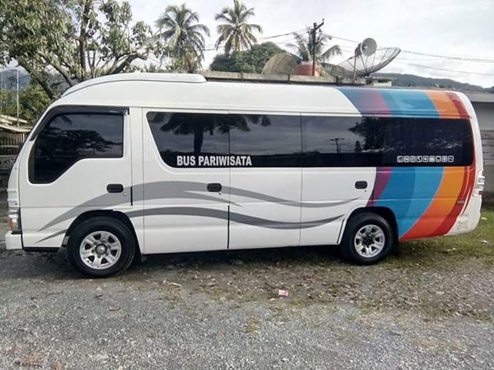 Bus Pariwisata Padang