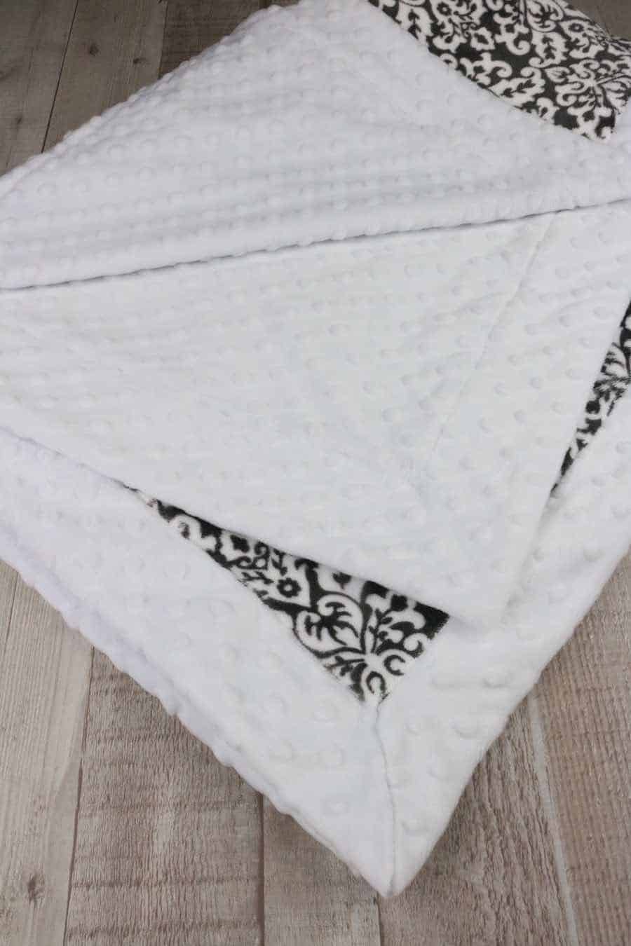 How to Make a Blanket {30 easy DIY blankets} Adventures of a DIY Mom