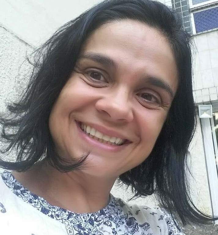 morena dos cabelo cachiados, pele Miller freitas - Pensador