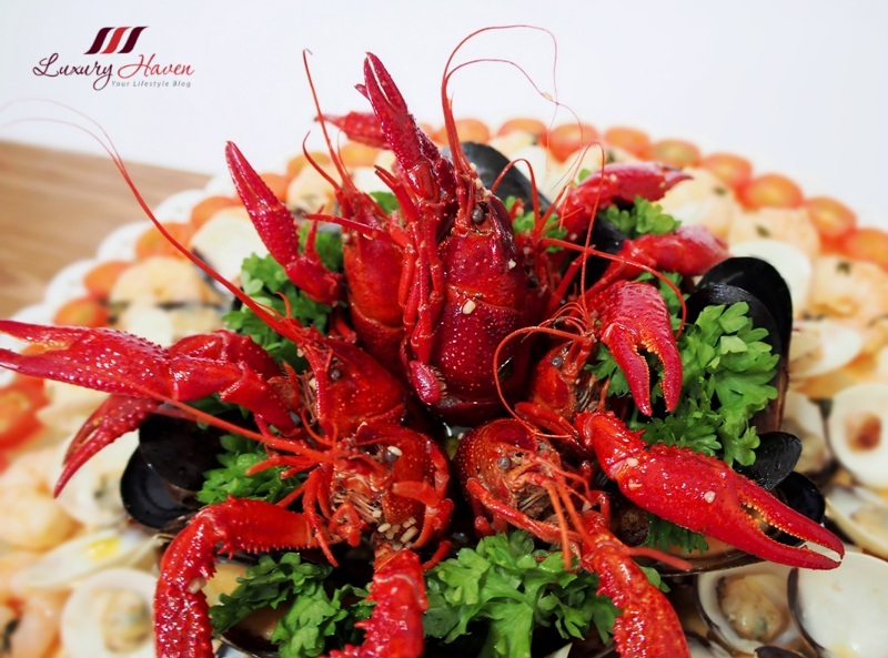 Sauvignon Blanc Seafood Platter Recipe with Emerald Crawfish
