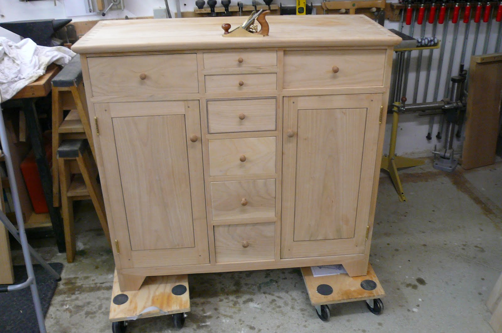 Holz Zeitung: Korridorschrank - 19.02.2012