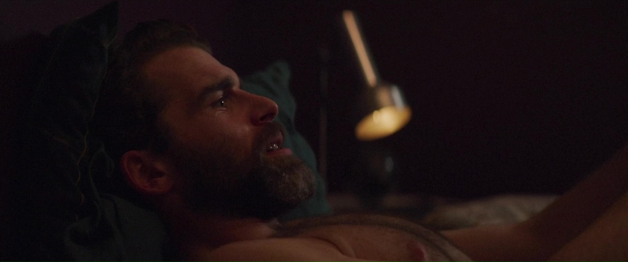 Pierre Deladonchamps Mostra Il Sedere & Stanley Weber Shirtless.