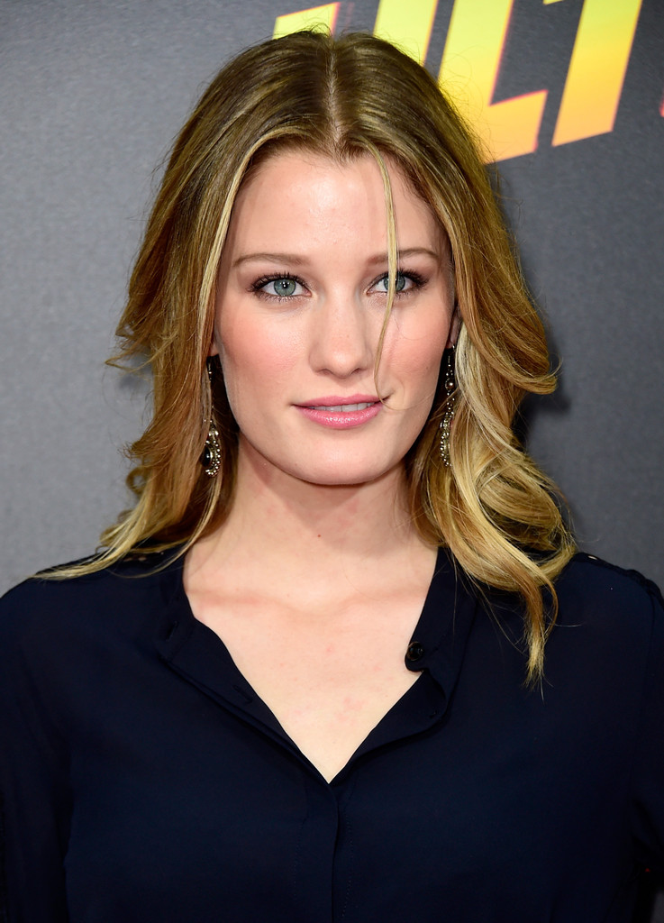 haykhota.com: Actress, Model @ Ashley Hinshaw - premiere of Lionsgate's "American Ultra" in Los