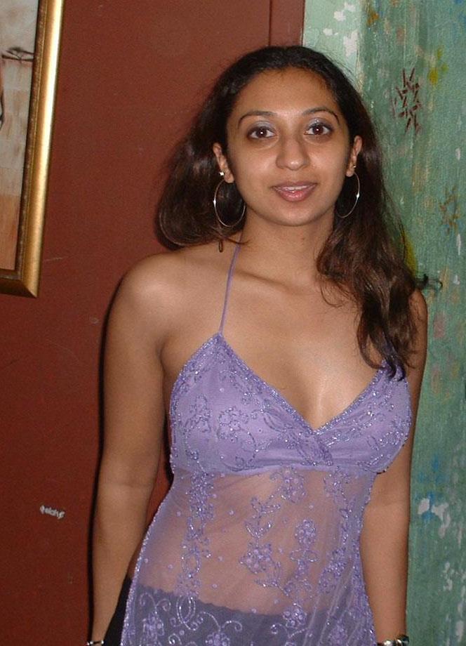 Housewife Photo Spicy Desi Housewife of Real Life in Saree And ...