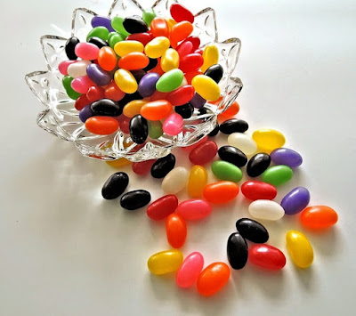 Can dogs eat jelly beans, are jelly beans bad for dogs