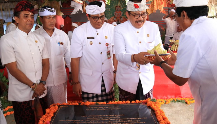 Hadiri Karya Agung, Wagub Cok Ace Apresiasi Ketulusan Warga Dalang
