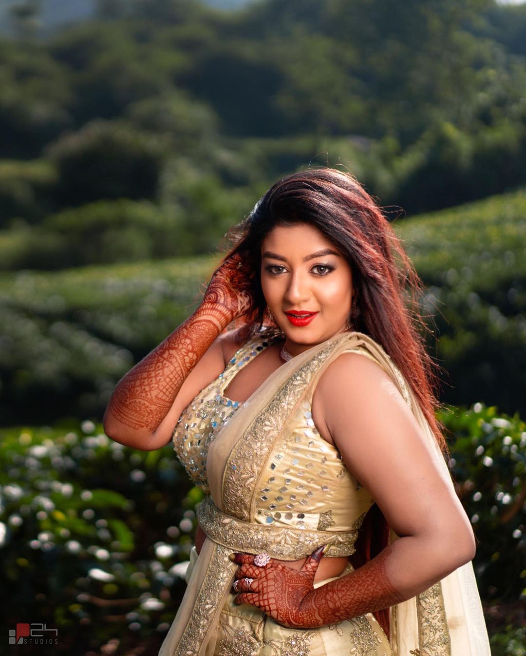 TAMIL SERIAL ACTRESS HOT RHEMA ASHOK CHINNA THIRAI SILK