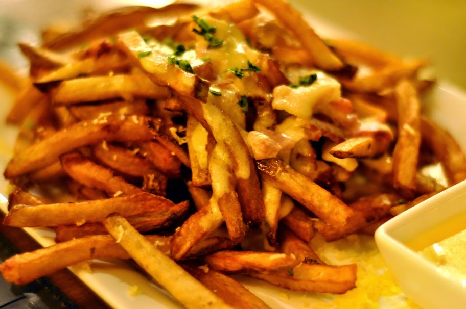 Duck-Fat-French-Fries-The-Broadway-Social-Bethlehem-PA-tasteasyougo.com