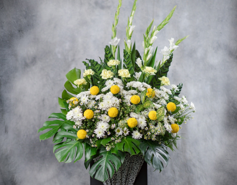 What Kind of Sympathy Flowers Do You Give? Little Flower Hut