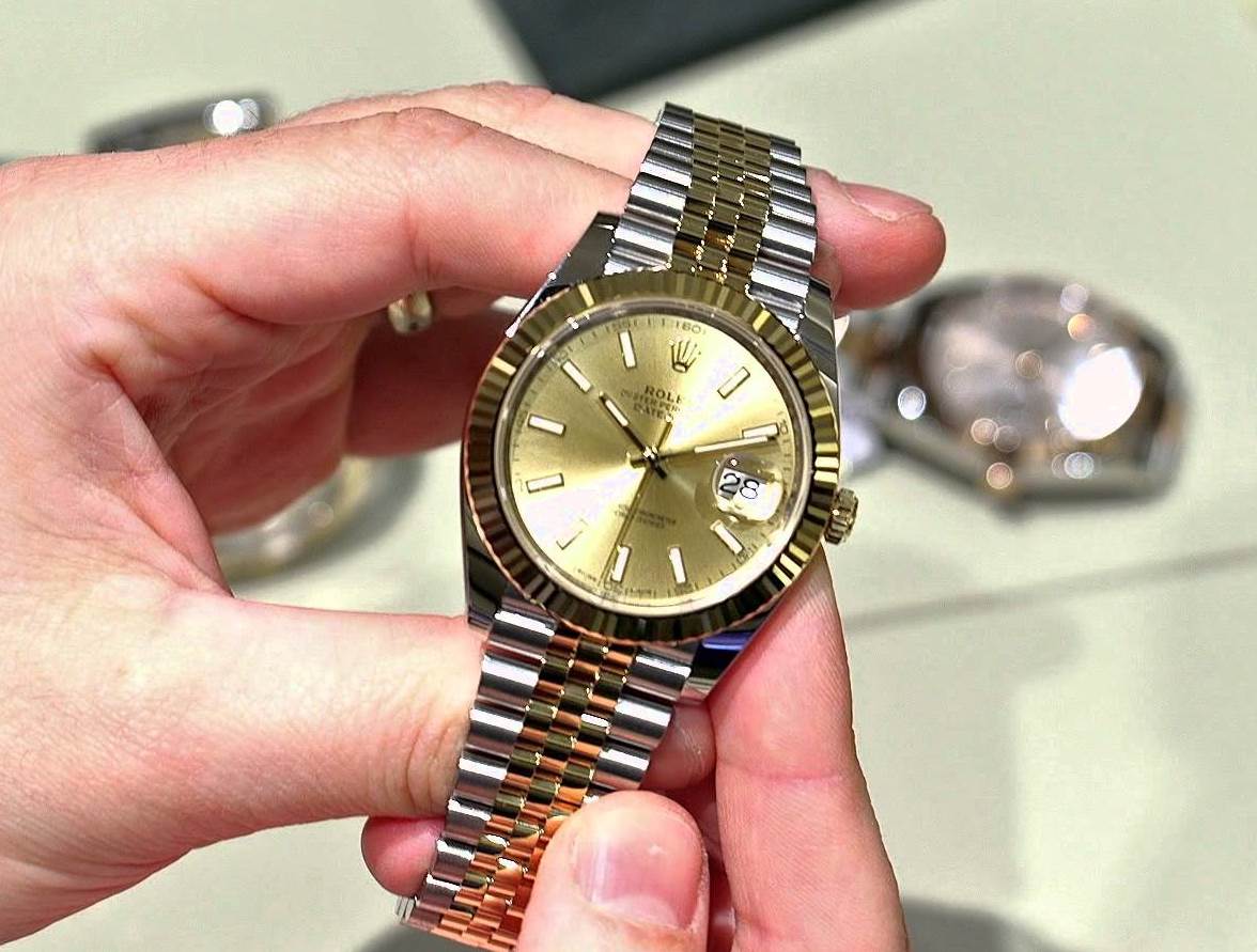Hong Kong Watch Fever 馿¸¯ç¼çå: Rolex Datejust 36mm and Datejust II 41mm