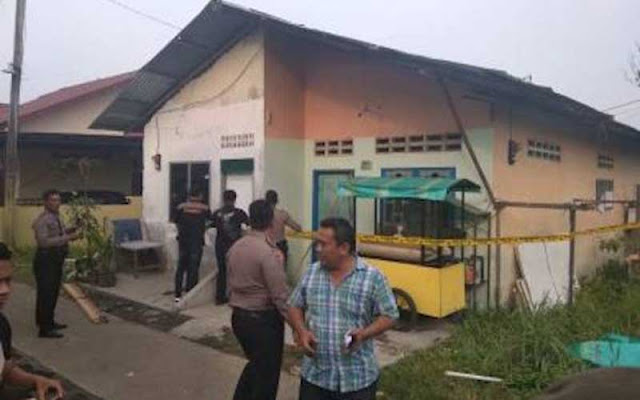 Cerita Tetangga Dengar Bunyi Kayak Mukul-mukul Dinding di Rumah Bomber Medan Cerita Tetangga Dengar Bunyi Kayak Mukul-mukul Dinding di Rumah Bomber Medan