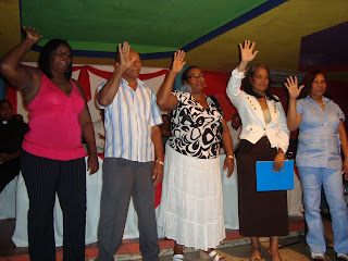 Juramentan  nueva asociación de comerciantes de Cabral