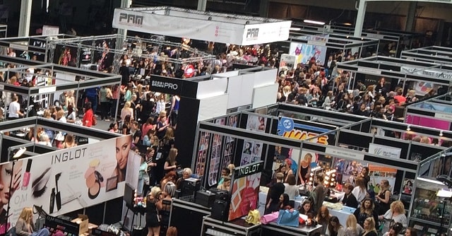 Bootstrap Business: 14 Trade Show Backdrop Ideas to Entice New ...