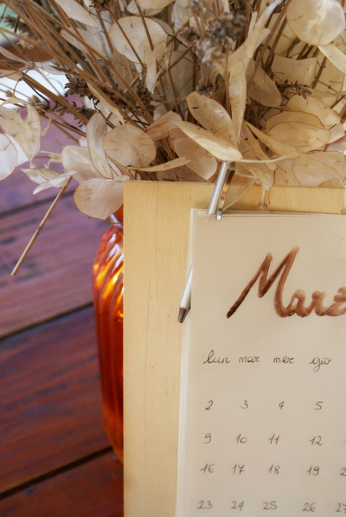 rustic diy calendar peg home