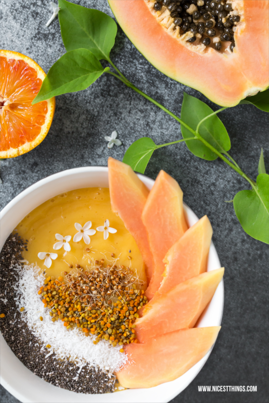 Exotische Smoothie Bowl mit Mango und Papaya Rezept