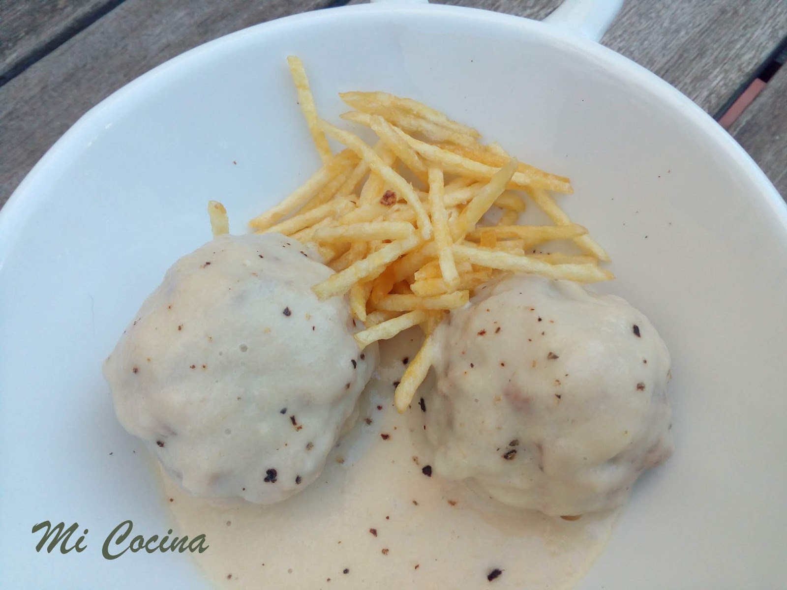 ALBÓNDIGAS EN SALSA AL AROMA DE CARDHU