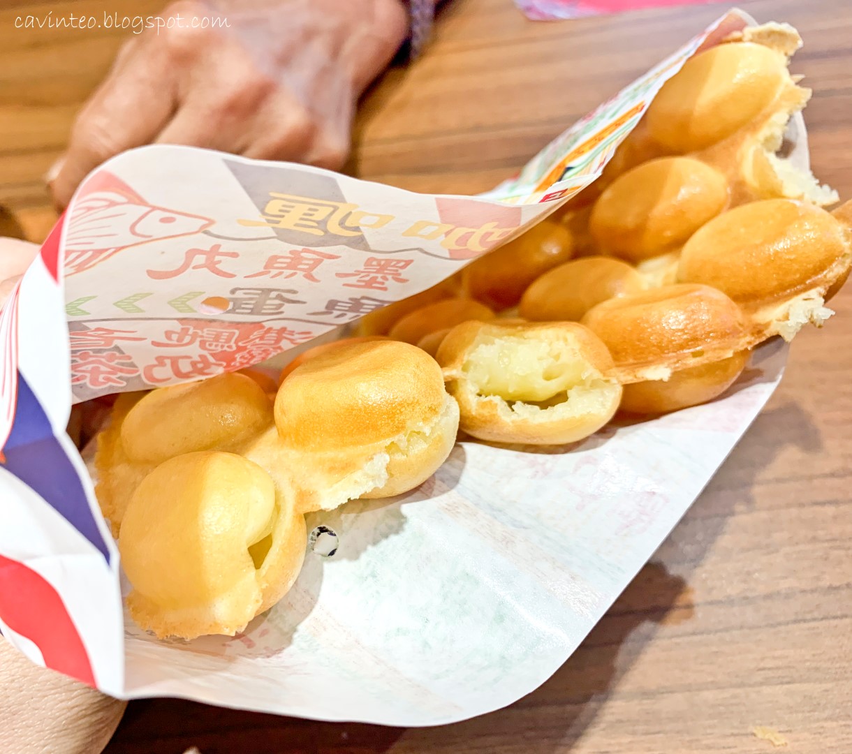 Entree Kibbles Hongkong Style Bubble Egg Waffle from 香港米芝莲 (Mai Chi