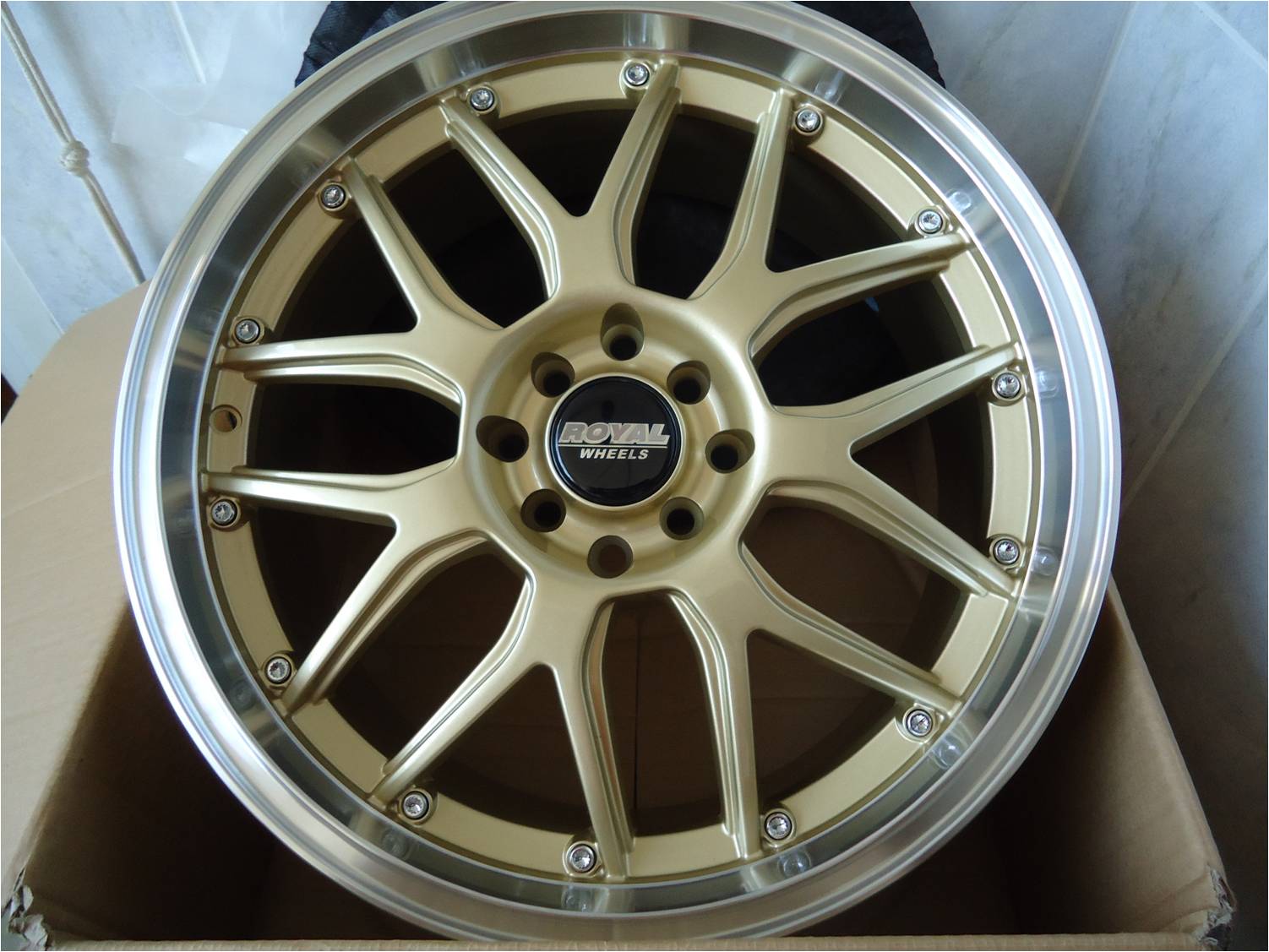 MDK - Distribuidora e Venda de Acessorios Atomotivos: ARO 17