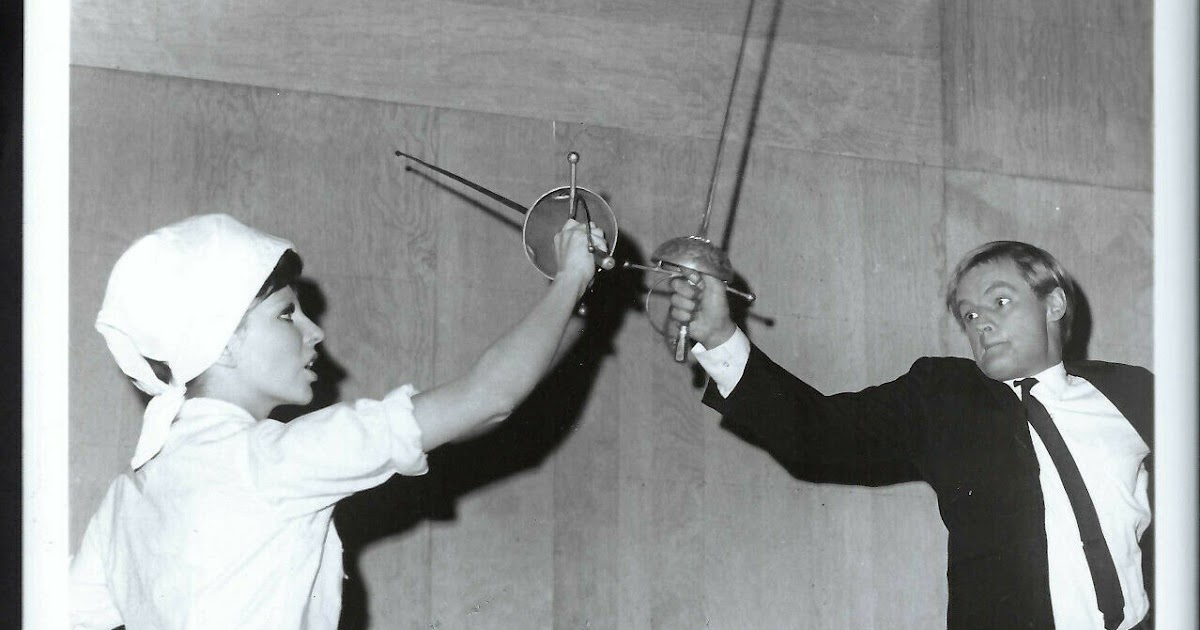 LEGENDARY DAME! TV FLASHBACK THE MAN FROM UNCLE .. 1967