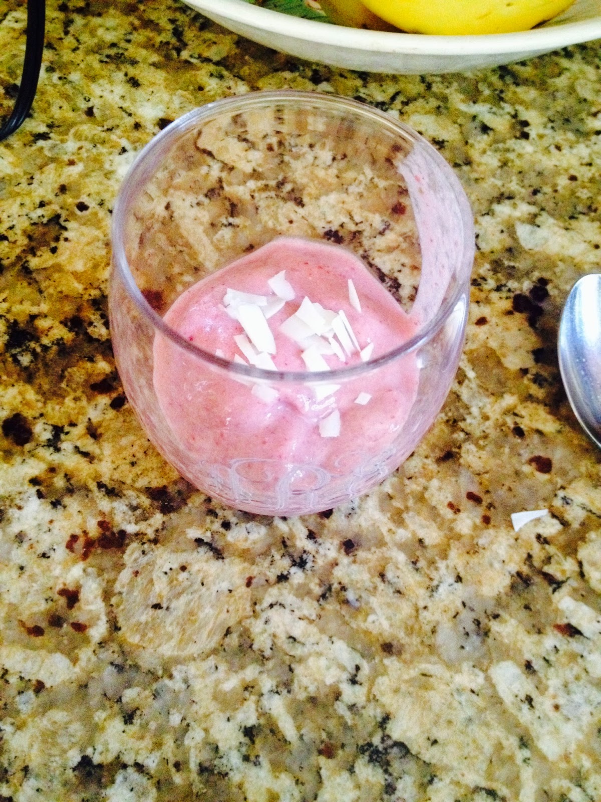 practical~madness: strawberry banana dreamy creamy shake
