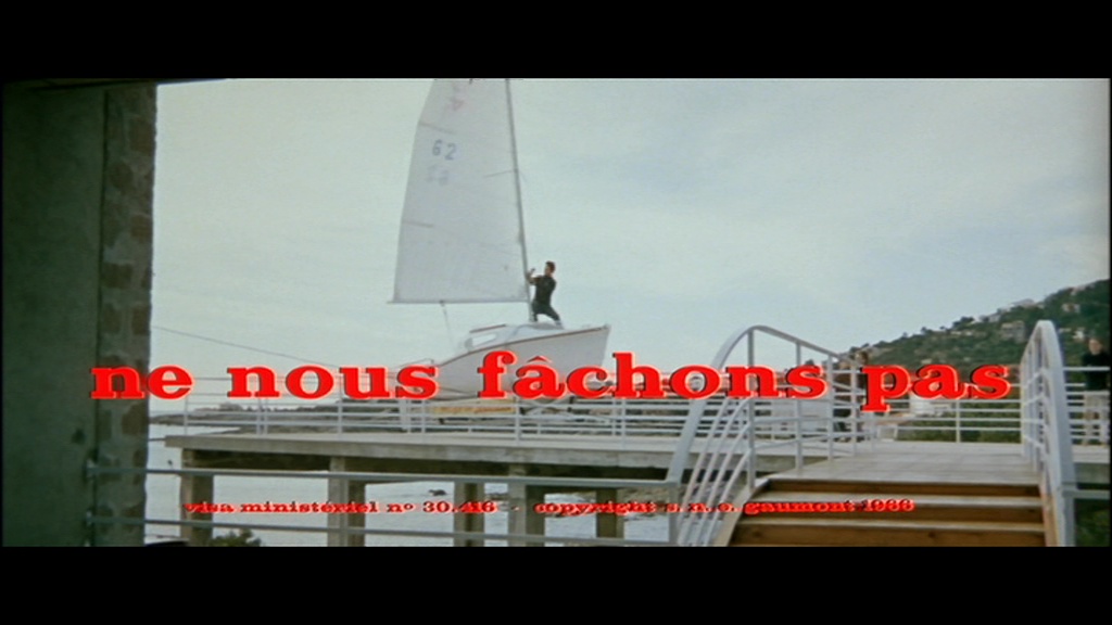 Jean Dorel regarde des films Ne nous fâchons pas Lautner, 1966)
