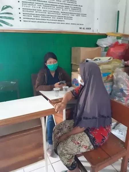 Bantuan Sembako Untuk Wali Murid MI AL AMIN Dari UBS Melalui Terang Surabaya